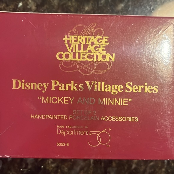 Department 56 Mickey & Minnie Mouse Christmas figurines - Picture 3 of 4